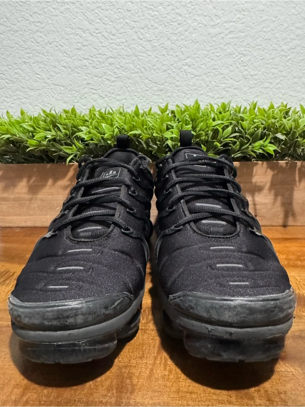Nike Air VaporMax Plus Low Triple Black Running Shoes 924453-004 Mens Size 9.5